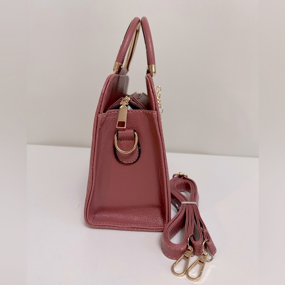 2023 Peach Elegant PU Leather Sling Bag With Deer Charm - Picture 3 of 5